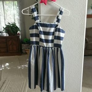 𝅺JUNIORS Navy/ White Pinstripe Dress